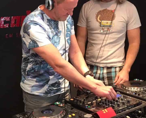 nooit te oud om te leren dj-en